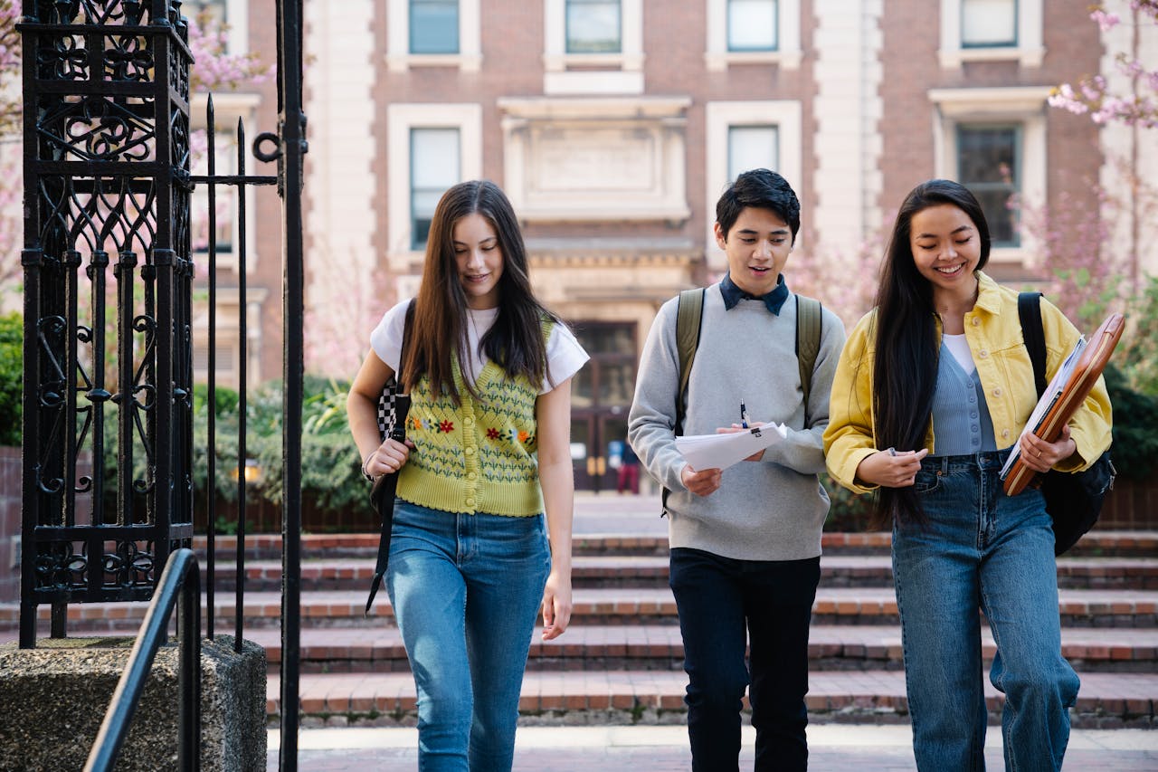 Which University In The UK Accepts The Most International Students? – The Box Co.